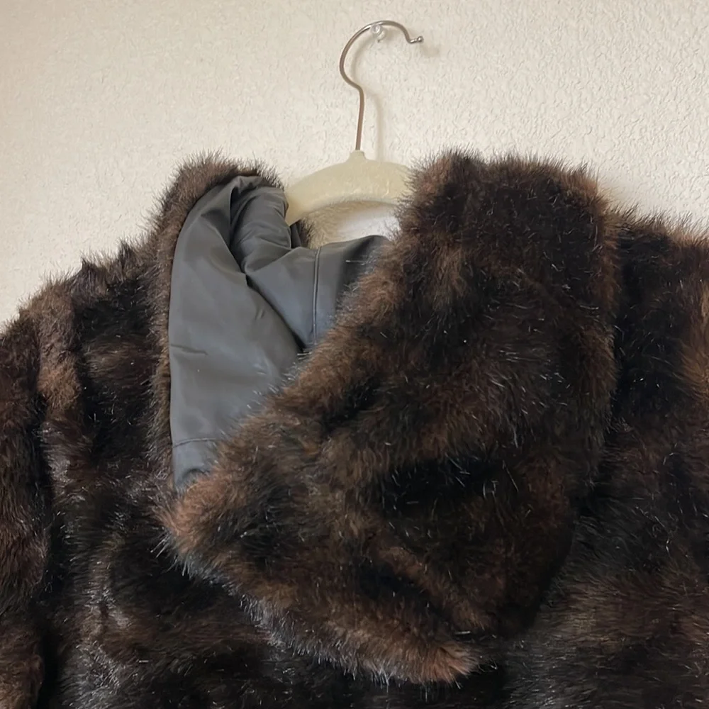 Beautiful Pleated Faux Fur Reversible Coat Size M - Picture 6 of 11